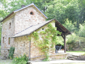 Отель Cottage in the heart of the Ardennes woods with garden  Харр